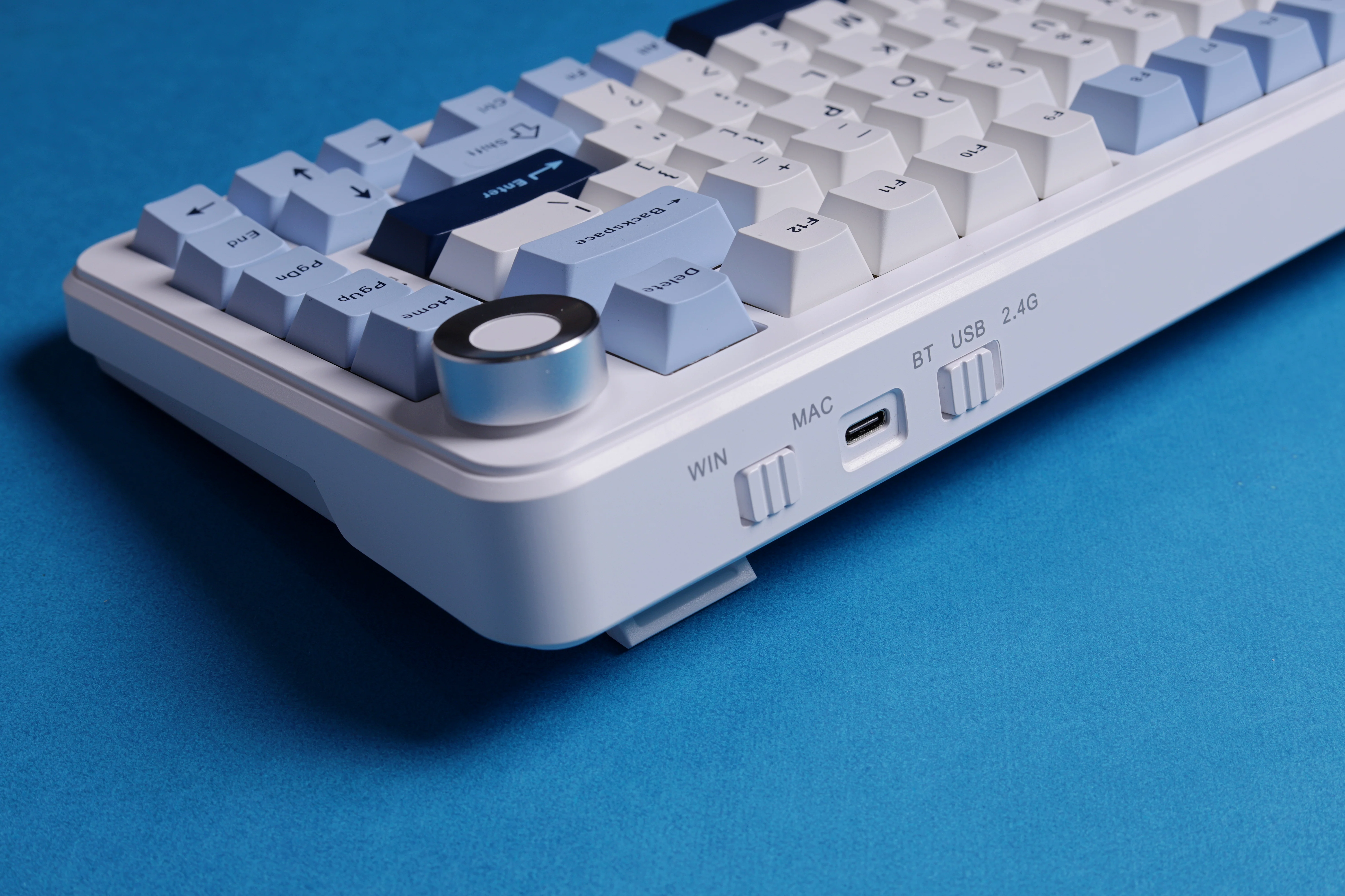 AK820 MAX Plus Mechanical Keyboard - Image 12